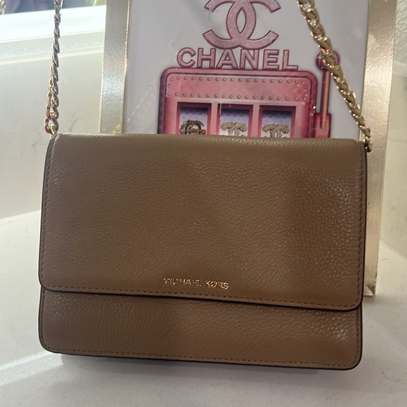 Michael Kors double gusset leather crossbody bag EUC tan color - Picture 12 of 12